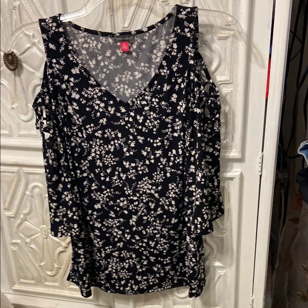 Vince camuto elegant top